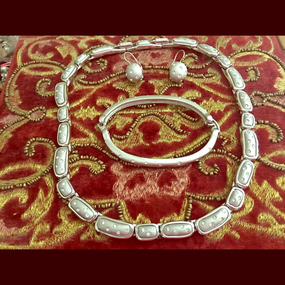 🎀Authentic Swarvski Jewelry Set🎀